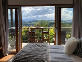 Studio with stunning mountain views, Bangalow